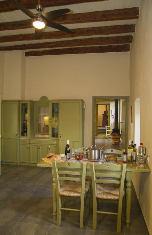 Agapi Holiday House Sivas Ngoại thất bức ảnh